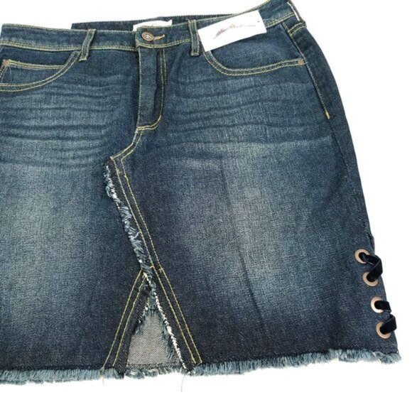 Jessica Simpson Denim Skirt Mini Adorn High Rise Waist Women Sz 29 NEW Dark Wash - Picture 8 of 10